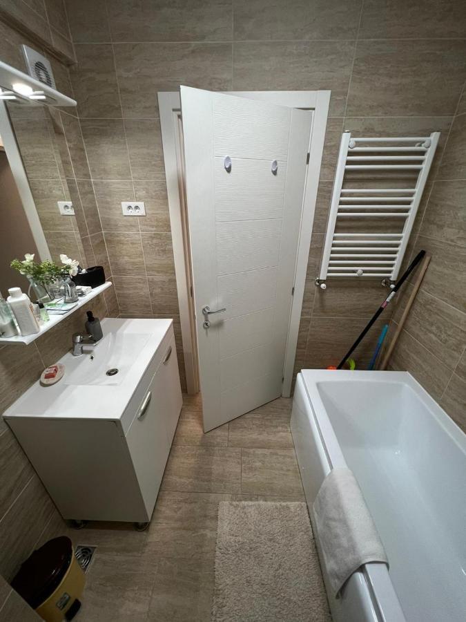 Chic Apartament Complex Inamstro Iasi Buitenkant foto